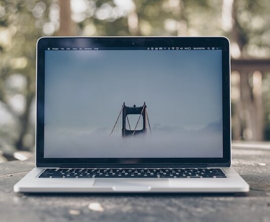 Najlepsze głośniki przenośne do laptopa