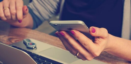 Czy telefon może się przeładować?